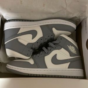 Women’s Air Jordan 1 Mid Sail/Stealth-White